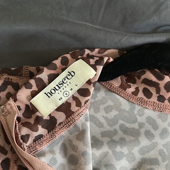 HOUSE OF CB ANIMAL PRINT BODYSUIT - Picture 2 of 3